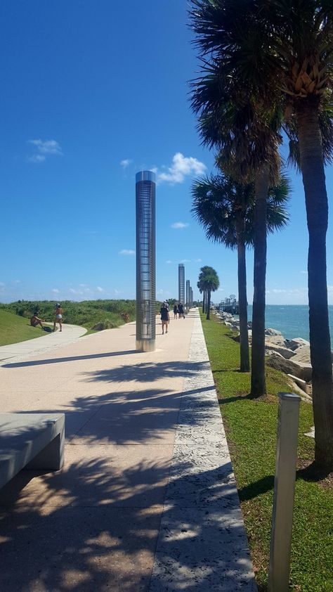 Miami South Pointe Miami Boardwalk, South Pointe Park Miami, Miami Open, Miami North Beach, Miami Photos, South Beach Miami, Miami Florida, Dream Travel Destinations, Tropical Landscaping