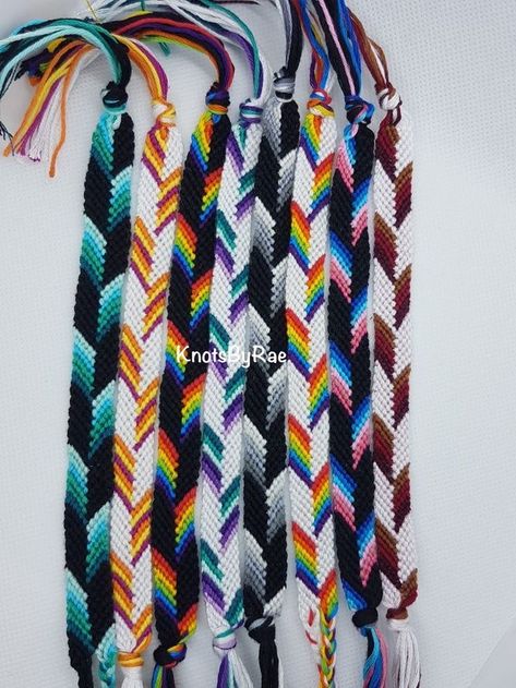 Colors For Friendship Bracelets, Half Chevron Bracelet, Color Combinations Bracelets, Color Combinations For Bracelets, Chevron Bracelet Color Ideas, Bracelet Colors Ideas, Friendship Bracelets Colors Combinations, Friendship Bracelet Colors Combinations, Friendship Bracelets Chevron