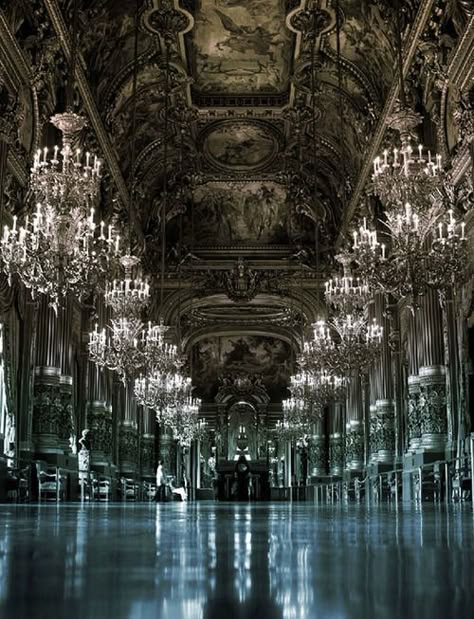 بيوت ملكية, Paris Opera House, Architecture Cool, Phantom Of The Opera, Beautiful Architecture, Beautiful Buildings, Pretty Places, France Travel, Amazing Architecture