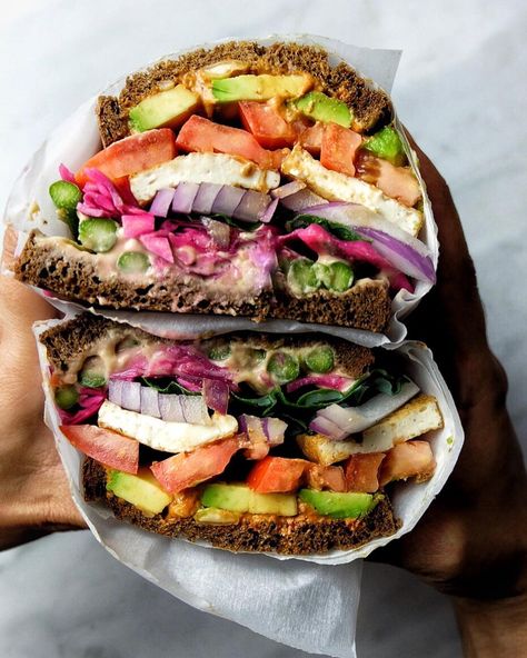 Plantiful Vegan on Instagram: “This use to be the best sandwich I ever made. And it continues being the best sandwich I’ve ever made 😂😭💕 . Ingredients:  Dark rye bread…” Sandwich With Hummus, Fun Sandwiches, Rye Bread Sandwiches, Hummus Avocado, Bow Outfit, Fuel Food, Great Dinner Recipes, Pickled Cabbage, Cabbage Recipe