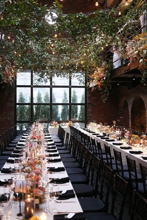 image Restaurant Wedding Reception, Wedding Brunch Reception, Unique Rustic Wedding, Wedding Reception Dinner, Indoor Wedding Receptions, Wedding Venue Decor, Rustic Modern Wedding, Country Theme Wedding, Indoor Reception