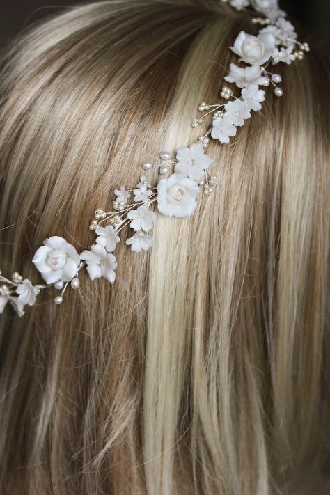 Blossoming Halo | A bespoke wedding flower crown for bride Lorraine Flower Crown With Veil, Bride Flower Crown, Flower Crown Veil, Crown For Bride, Tattoo Hair, Brunette Hair Cuts, Bohemian Weddings, Flower Crown Bride, Wedding Flower Crown