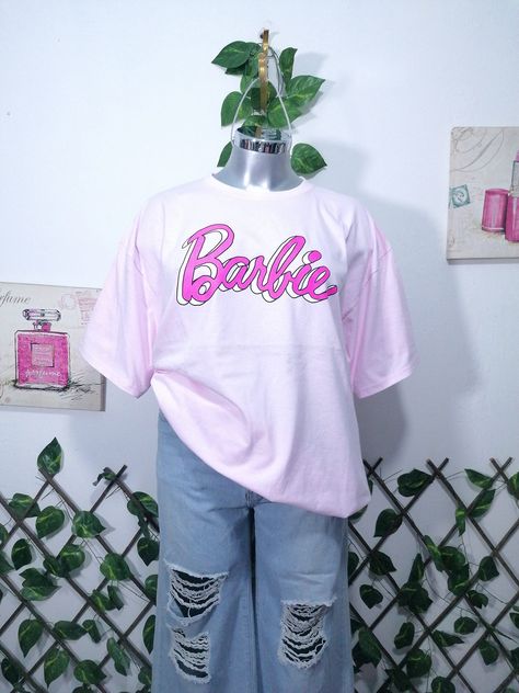 Playera Oversize (larga) 💗BARBIE 💗 TXL (38/42) $165 (Oversize queda a 38 a 40, a una 42 ya queda como playera normal) On Instagram, Instagram