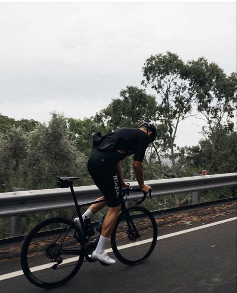 Bike Riding Aesthetic, Bike Ride Aesthetic, Road Bike Photography, Athlete Aesthetic, Workout Aesthetics, Biking Aesthetic, Gym Men Motivation, Bicycle Aesthetic, Cycling Inspiration