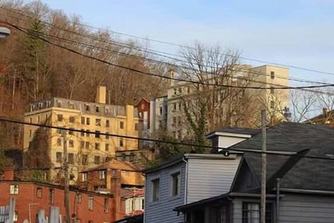 Mingo County, Coal Mining, West Virginia, Vintage Signs, Kentucky, Multi Story Building, Virginia, Cabin, House Styles