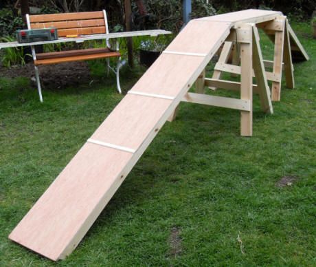 Diy dog walk agility course- i like the saw horse idea to start off with Dog Agility Diy, Dog Agility Course Diy, Diy Dog Run, Hotel Pet, Dog Agility Course, Agility Training For Dogs, Dog Playground, Dog Ramp, Dog Walk