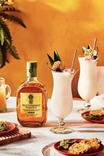 Buchanan’s Pineapple was inspired by the delicious flavors of the brand’s signature Buchanita recipe, and features a hint of zesty citrus perfectly paired with light caramel and vanilla notes, finished with lingering, bright tropical flavors. Buchanan's Pineapple Drinks, Pineapple Buchanan Recipes, Buchanan Pineapple Drinks, Buchanan Drinks Recipes, Pineapple Buchanan, Buchanan Pineapple, Buchanan Drinks, Bartender Skills, Scotch Cocktails