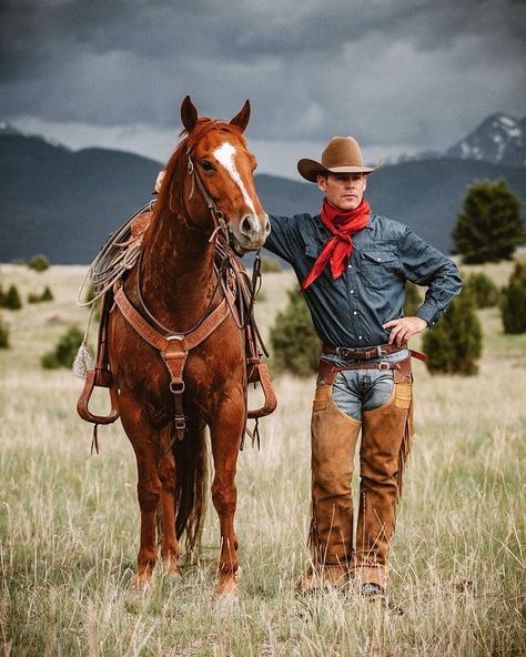 Resistol | It's a way of life, a way of mind… it’s the cowboy way. #resistol #weliveiteveryday #morecowboysplease #notpretending #bestallaround | Instagram Old Man Cowboy, Cowboy Outfit Men, Cowboy With Horse, Western Pictures, The Cowboy Way, Cowboy Artwork, Old Cowboy, Cowboy Photography, Cowboy Outfit