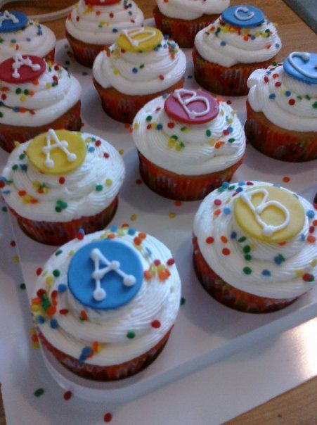 ABC Cupcakes Alphabet Birthday Parties, Abc Birthday Parties, Super Why Birthday, Alphabet Party, School Cupcakes, Alphabet Birthday, Alphabet Cake, Abc Party, Elmo Cake