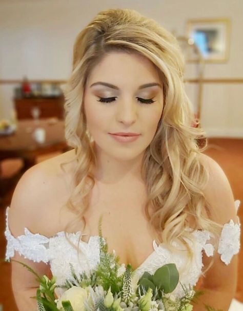 Wedding Makeup Plus Size Bride, Bridal Hair Plus Size Bride, Plus Size Bride Makeup, Wedding Makeup Plus Size, Plus Size Bride Hairstyle, Plus Size Wedding Makeup, Plus Size Bridal Makeup, Bridal Makeup Plus Size, Makeup Plus Size