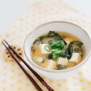 Japanese miso soup is served in Japanese pottery bowl and chopsticks Authentic Japanese Recipes, Japanese Miso Soup, Japanese Soup, Easy Japanese Recipes, How To Cook Corn, Cooking Green Beans, Thai Cooking, How To Cook Pork, Japanese Recipes