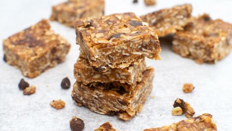 Heavenly Hunks are a vegetarian, gluten-free treat, and you can easily make your own for healthy snacking or a light, additive-free dessert. Heavenly Hunks Recipe, Peanut Butter Roll, Healthy Snacking, Seasonal Treats, Gluten Free Treats, Peanut Butter Chocolate, Gluten Free Oats, Caramel Flavoring, Soft Cookie