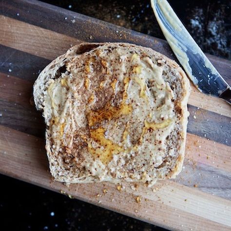 Tahini Toast, Tahini Recipes, Dairy Free Sauces, Everyday Breakfast, Yummy Sandwiches, Spring Breakfast, Sesame Paste, Peanut Butter Toast, Morning Meals