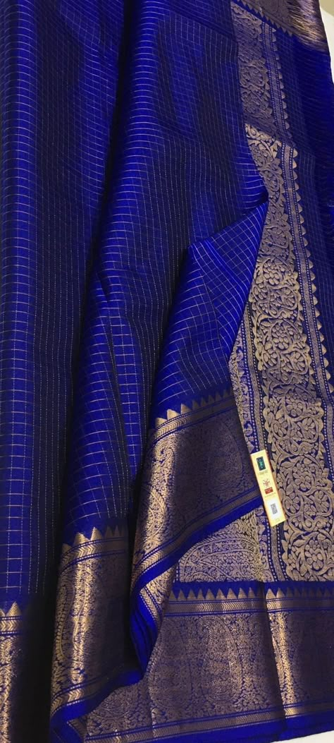 Latest Silk Sarees, Blue Silk Saree, Kanjivaram Sarees Silk, Lehenga Saree Design, Sarees For Girls, Simple Saree Designs, New Saree Designs, New Saree Blouse Designs, Traditional Silk Saree