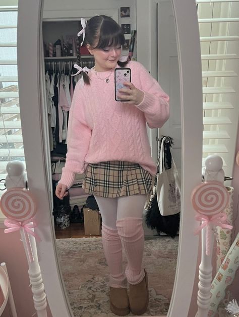 Pink Fall Outfits Aesthetic, Pinkmas Outfit, Canada Outfit, Vanilla Outfits, 80s Outfits Women, Pink Winter Outfit, Pink Fall Outfits, Black Outfit Winter, Winter Inspo Outfits