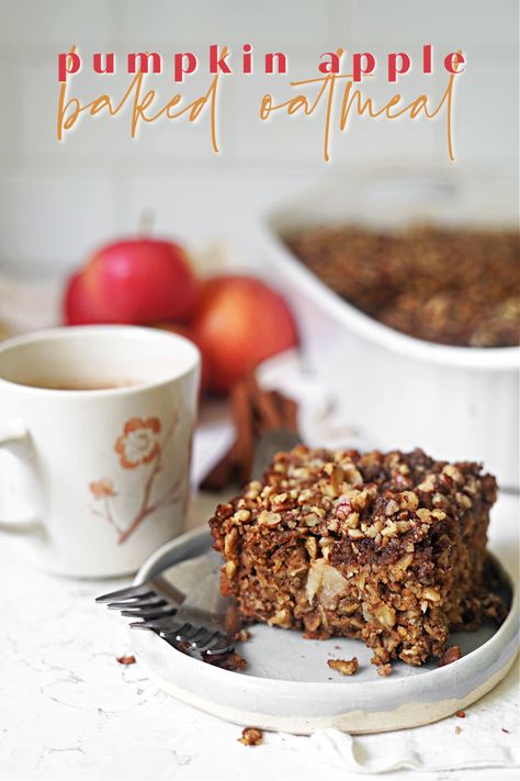 Why choose "team apple" or "team pumpkin" when you can have both in this warm and comforting Pumpkin Apple Baked Oatmeal! Healthy Holiday Breakfast, Apple Baked Oatmeal, Pumpkin Pecan Pie, Baked Oatmeal Recipes, Pumpkin Spice Syrup, Holiday Breakfast, Allergy Free Recipes, Pumpkin Apple, Pumpkin Pecan