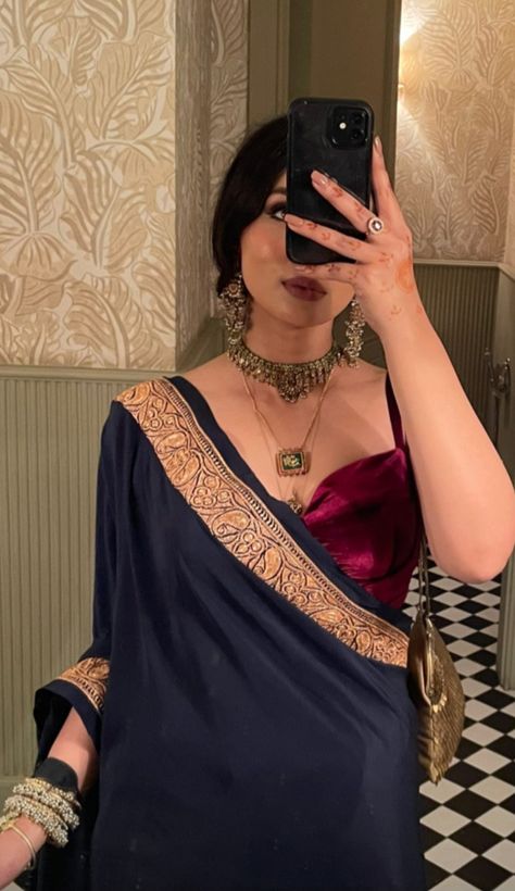 Hot Traditional Outfit, Silk Saree Outfit, Indian Prom Dresses, Pretty Saree, Desi Look, Trending Saree, Simple Saree Designs, Pani Puri, Fancy Sarees Party Wear