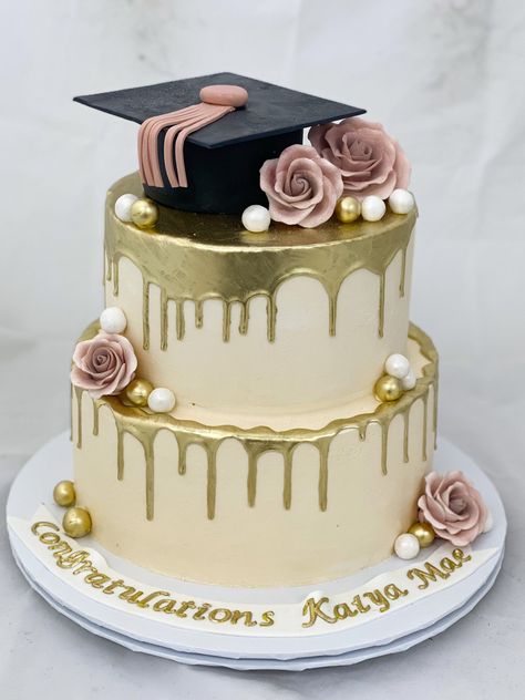 Graduation Theme Cake, Masters Graduation Cake, Graduation Cakes For High School, Simple Graduation Cakes, Kindergarten Graduation Cake, Graduation Sheet Cakes, Graduation Cap Cake, College Graduation Cakes, Graduation Cake Designs