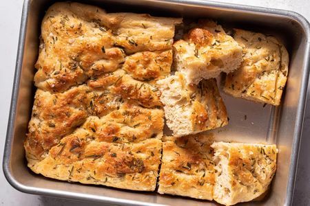 Our Best Focaccia Recipes Best Focaccia, Beginners Bread Recipe, Foccacia Bread, Rosemary Focaccia, Focaccia Bread Recipe, Focaccia Recipe, Recipetin Eats, Homemade Dough, Focaccia Bread