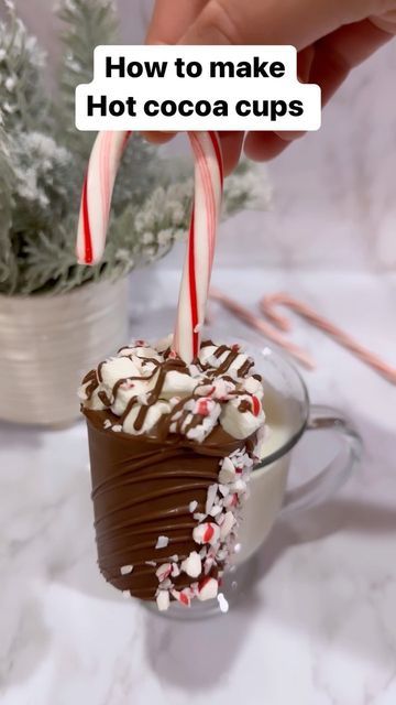 Dipped Tampa, Crushed Peppermint, Chocolate Dipped Marshmallows, Chocolate Melting, Diy Hot Cocoa, Diy Hot Chocolate, Hot Chocolate Cocoa, Peppermint Hot Cocoa, Serving Ideas