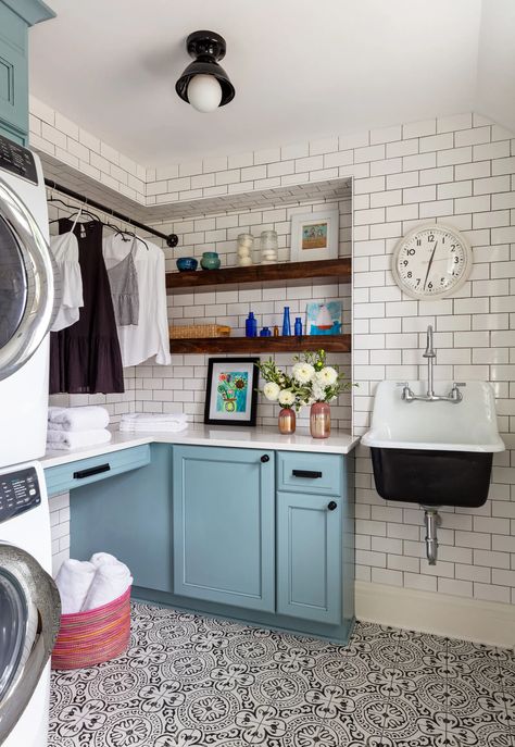 31 Laundry Room Ideas That Are Anything but Boring | Architectural Digest Betsy Wentz, Best Laundry Room Ideas, 1930s House Renovation, Upper East Side Apartment, 1930s House, Laundry Room Ideas, Bunker Hill, Small Laundry Room, Professional Decor