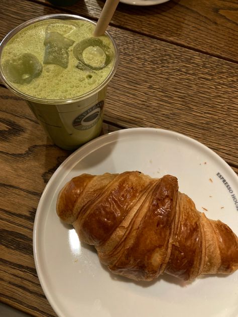 #matcha #croissant #cafe #aesthetic #pinterestgirl Matcha Croissant, Cafe Aesthetic, Study Stationery, Pinterest Girls, Matcha, French Toast, Toast, Yummy Food, Stationery