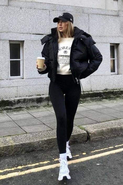 Puffer Jacket Outfit Women, North Face Jacket Outfit, Baddie Winter Outfits, Women Puffer Jacket, Puffer Outfit, Nyc Winter Outfits, Autumn Street, Puffer Jacket Outfit, Oversized Puffer Jacket