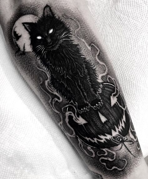 ryan murray on Instagram: “black cats and bats and ghosts, make most attractive hosts ☾  . . . . . #saniderm #sanidermproteam  #blackveiltattoo #blacktattooart…” Tatuaje Trash Polka, Black Cat Tattoos, Scary Tattoos, Witch Tattoo, Spooky Tattoos, Gothic Tattoo, Horror Tattoo, Tattoo Project, Halloween Tattoos