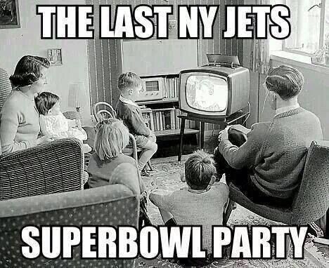 Last NY Jets Super Bowl Party! Nam June Paik, John Howe, Tv Watching, Television Set, Seinfeld, Vintage Life, Sports Humor, A Tv, Watching Tv