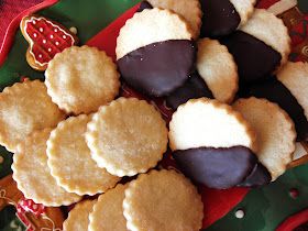 The Cozy Little Kitchen: The Barefoot Contessa's Shortbread Cookies Scottish Shortbread Cookies, Christmas Cookies Recipes, Cookie Cookbook, Shortbread Cookie Recipe, Shortbread Recipes, Barefoot Contessa, Xmas Cookies, Cookies Recipes, Homemade Cookies