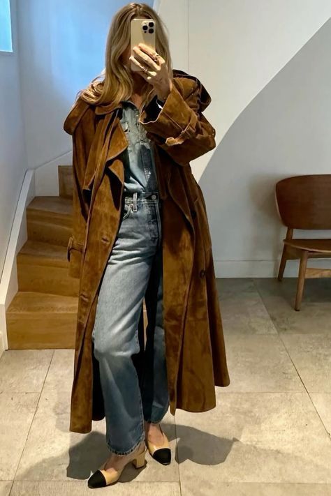 Casual Outfit Ideas For Fall . . fall fashion outfits, fall 2024 fashion trends, fall outfits 2024, autumn outfits, fall fits, fall 2024 outfits, fall fashion, dress to impress, casual fall outfits, fall aesthetic, outfit ideas, casual outfit ideas, casual outfit ideas for fall, fall outfits women, fall outfits aesthetic, fall outfits women, Suede jacket, suede jacket outfit, suede jacket street style, suede jacket outfit 2024, suede jackets for women, suede jacket aesthetic Suede Jackets For Women, Brown Suede Jacket Outfit, Suede Jacket Outfit, Outfits Fall Aesthetic, Aw 2024, Jacket Aesthetic, Fall Aesthetic Outfit, Fits Fall, Outfit Ideas For Fall