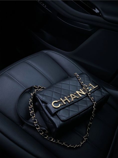 Amara Rossi, Luxury Aesthetic, Luxury Suv, Retro Aesthetic, Chanel Black, Louis Vuitton Twist Bag, Black Aesthetic, Jewelry Bags, Dark Aesthetic