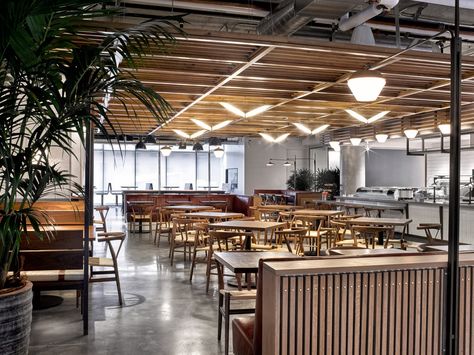 Dropbox opens industrial-style cafeteria at California headquarters Lunch Table Aesthetic, Work Cafeteria, Canteen Design, Office Cafeteria, Cafeteria Design, Table Aesthetic, Lunch Table, Lunch Room, Food Hall