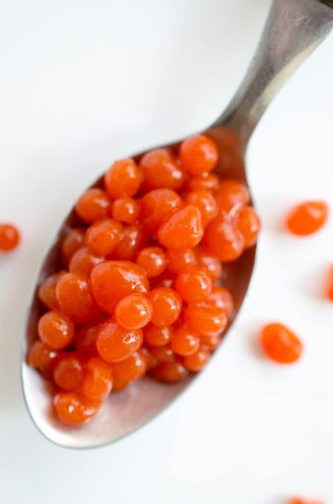 Sriracha Spherification Caviar - a simple molecular gastronomy trick! Molecular Food, Molecular Gastronomy Recipes, Gastronomy Food, Caviar Recipes, Clean Eating Lunch, Culinary Techniques, Clean Eating For Beginners, Food Scientist, Clean Eating Breakfast