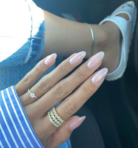 Crome Nails Clear, Oval Glazed Donut Nails, Round Glazed Donut Nails, Long Round Nails Acrylic, Round Biab Nails, Clear Nail With Chrome, Chrome Over Clear Nails, Clear Glazed Donut Nails, Round Nails Chrome