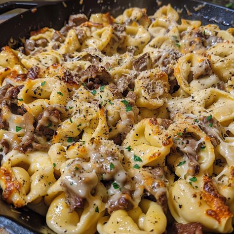 Philly Cheesesteak Tortellini Pasta Cheese Tortellini Recipes, Zucchini Sticks, Cooking Mama, Pasta Meals, Tortellini Recipes, Tortellini Pasta, Skillet Recipes, Keto Plan, Yummy Meals