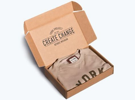 Packaging For Clothes, Brown Paper Packaging, Diy Study Table, Apparel Packaging, T Shirt Packaging, Packaging Design Trends, Shirt Packaging, Tshirt Packaging, Packaging Idea