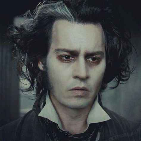 Sweeney Todd Hairstyle, Sweeney Todd Makeup, Victorian Ghost, Johnny Depp Characters, Long John Silver, Tim Burton Style, Yvonne De Carlo, Johnny Depp Movies, Johnny Depp Pictures