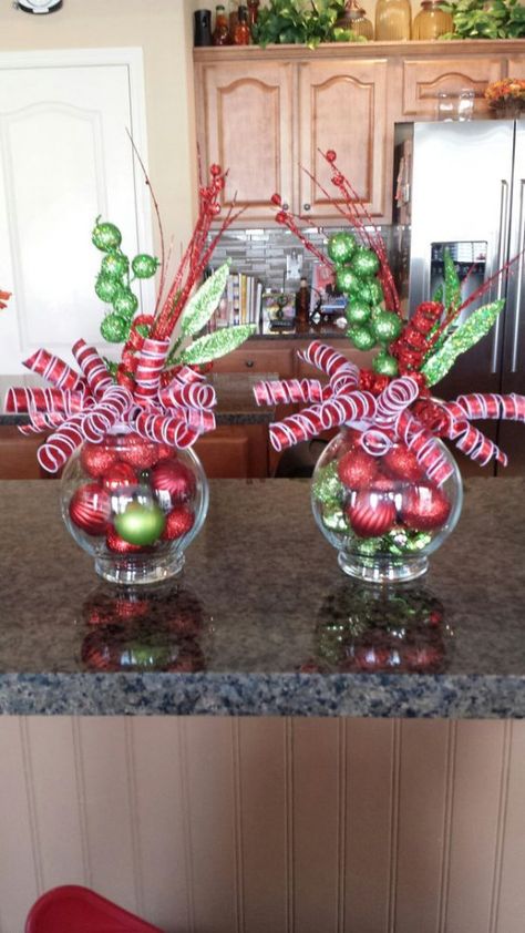 Diy Christmas Decor Ideas, Whoville Christmas, Grinch Christmas Decorations, Christmas Apartment, Diy Christmas Decor, Traditional Christmas Tree, Home For Christmas, Indoor Christmas Decorations, Indoor Christmas