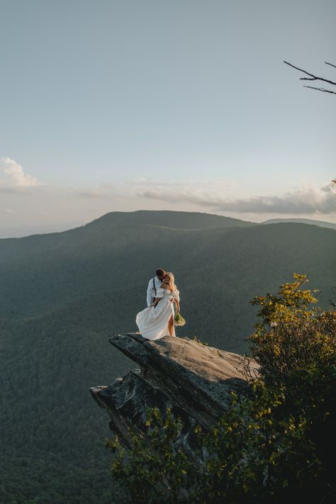 Best Places To Elope in Georgia - Ultimate Location Guide 2024 Elope Mountains, North Carolina Elopement Locations, North Georgia Elopement, Red River Gorge Elopement, Waterfall Elopement North Carolina, Mountains And Waterfalls, Georgia Elopement, Cloudland Canyon, Minnehaha Falls