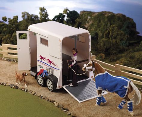 Two Horse Trailer, Diy Horse Toys, Schleich Horses Stable, Diy Horse Barn, Horse Barn Ideas Stables, Bryer Horses, Breyer Horse, Barrel Racing Horses, Horse Crafts