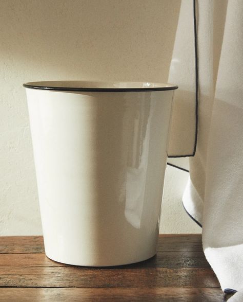 ENAMELED BATHROOM WASTEPAPER BASKET - See all - BATHROOM - BATHROOM ACCESSORIES | Zara Home United States of America Wastepaper Basket, Bathroom Bin, Bathroom Trash Can, Paper Basket, Waste Paper, Book Stationery, Bathroom Cleaning, Clean Laundry, Bathroom Sets