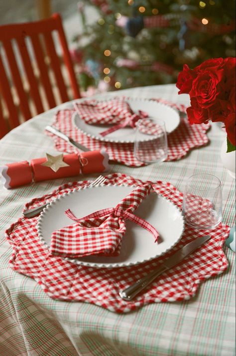 Meri Meri Christmas, Cozy Winter Dinner, Meri Christmas, Red Kitchen Accessories, Heather Taylor, Winter Garland, Red Napkins, Home Ornaments, Christmas Tablescape