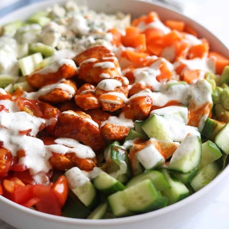 Chopped Buffalo Chicken Salad Healthy Buffalo Chicken Dip, Buffalo Chicken Chili, Buffalo Chicken Soup, Buffalo Recipe, Buffalo Chicken Salad, Healthy Buffalo Chicken, Raw Chicken Breast, Pre Cooked Chicken, Healthy Instant Pot Recipes