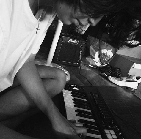 Blaster Silonga, Dave Grohl, Music Aesthetic, Piano Music, Piano, Music Instruments, Music, Quick Saves