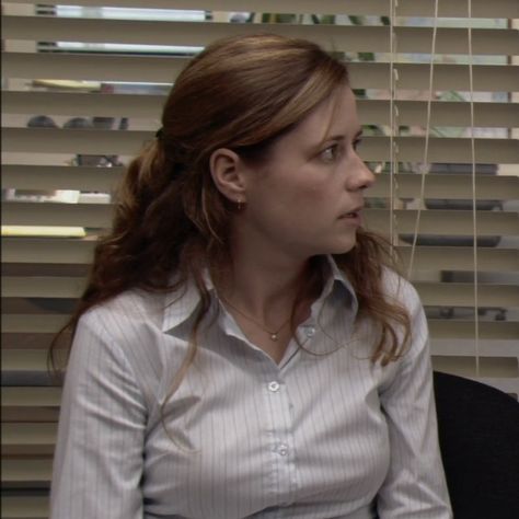 #pambeesly #theoffice #icons Pam The Office Aesthetic, Pam Beesly Outfit, Pam Beesly Aesthetic, Pam Core, Pam Beasley, Pam The Office, Pam Beesly, Jim Pam, The Office Show