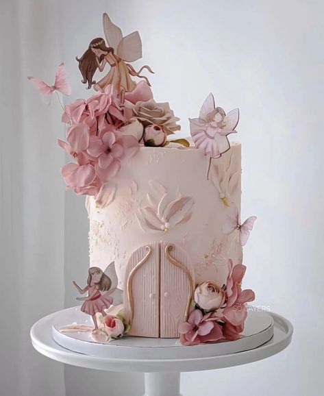 Fairytale Birthday Cake, Birthday Cake Minimalist, Pink Layer Cake, Cake Ideas Chocolate, Birthday Cake Elegant, Fairy Garden Birthday Cake, Pretty Birthday Cake, Chocolate Cake Birthday, Elegant Birthday Cake