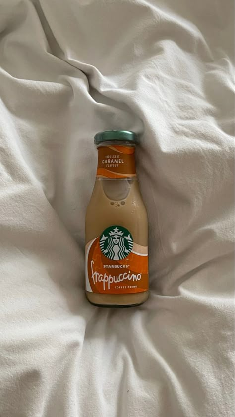 Starbucks Frapp, Starbucks Vanilla Frappuccino, Starbucks Frappuccino Bottles, Starbucks Pictures, Vanilla Frappuccino, Food Core, Onion Rings Recipe, Starbucks Vanilla, Coffee Milkshake