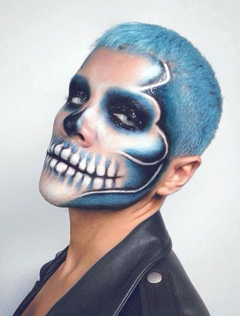 Blue Skull Makeup, Makeup Halloween Hombre, Skull Makeup Men, Half Skull Face Makeup, Eboy Makeup, Halloween Makeup Men, Mens Halloween Makeup, Skull Face Makeup, Skull Face Paint