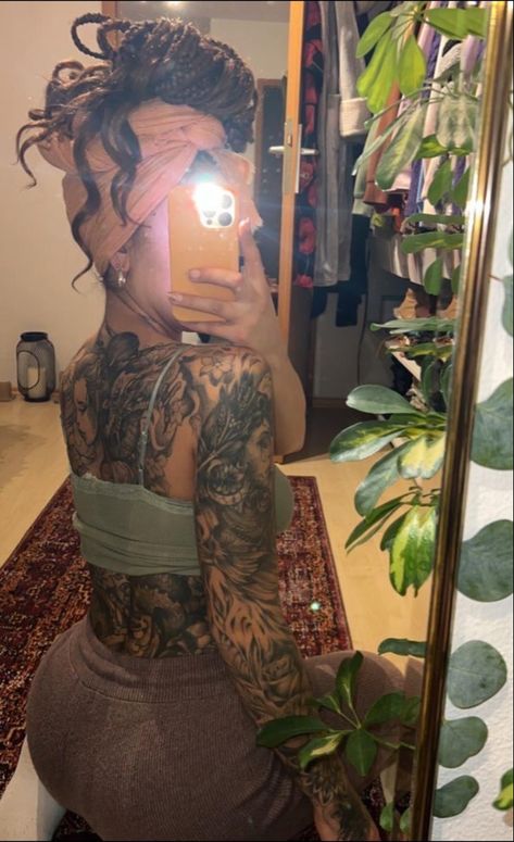 Full Womens Back Tattoo, Females With Sleeve Tattoos, Leg Tattoo Pieces For Women, Ashanti Core Aesthetic, Fully Tatted Women Aesthetic, Full Back Tattoo Black Women, Pin Up Tattoos For Women, Whole Body Tattoo, Baddie Back Tattoos